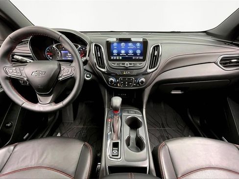 Used 2023 Chevrolet Equinox RS w/ RS Leather Package image 16