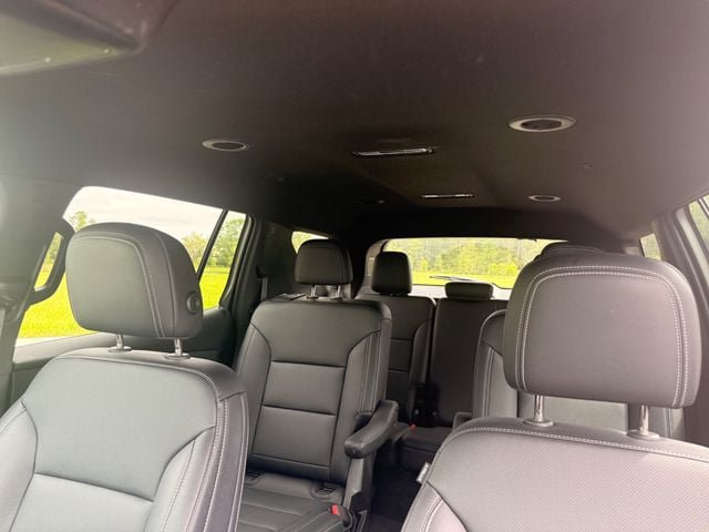 Used 2026 Chevrolet Traverse LT AWD/4WD image 11