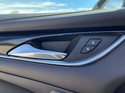 Used 2017 Buick LaCrosse Essence FWD image 24
