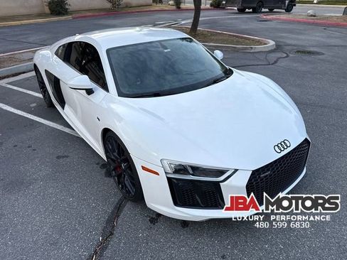 Used 2018 Audi R8 V10 w/ Carbon Exterior Package image 15