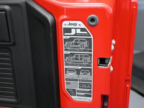 Used 2019 Jeep Wrangler Sport AWD/4WD image 38