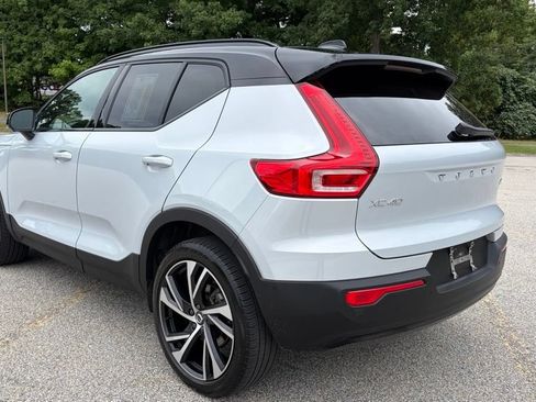 Used 2021 Volvo XC40 T5 R-Design w/ Advanced Package AWD/4WD image 3