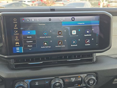 Used 2025 Jeep Gladiator Sport AWD/4WD image 17
