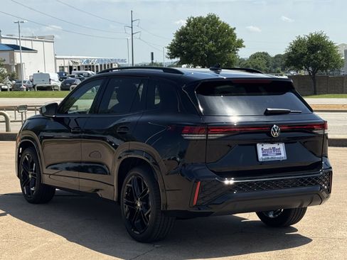 New 2026 Volkswagen Tiguan SE R-Line FWD image 7