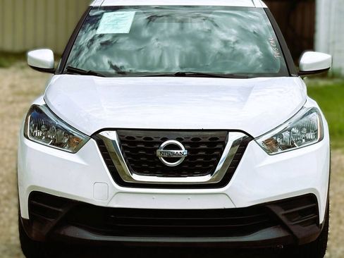 Used 2019 Nissan Kicks SV FWD image 5
