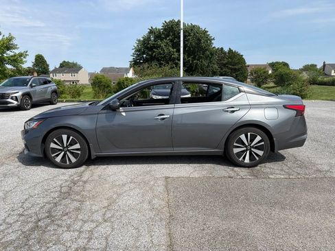Used 2019 Nissan Altima 2.5 SV FWD image 3