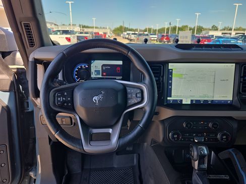 Used 2023 Ford Bronco Wildtrak AWD/4WD image 27