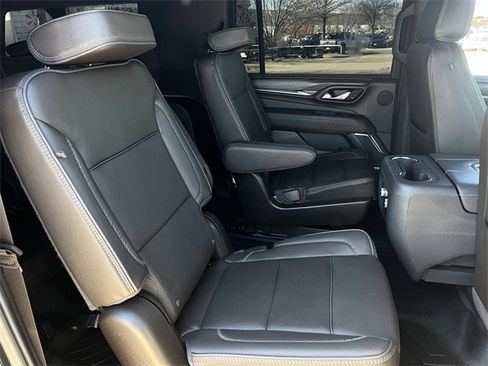 Used 2023 GMC Yukon XL Denali image 33