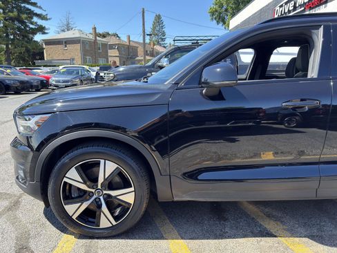Used 2021 Volvo XC40 P8 Recharge w/ Advanced Package AWD/4WD image 3