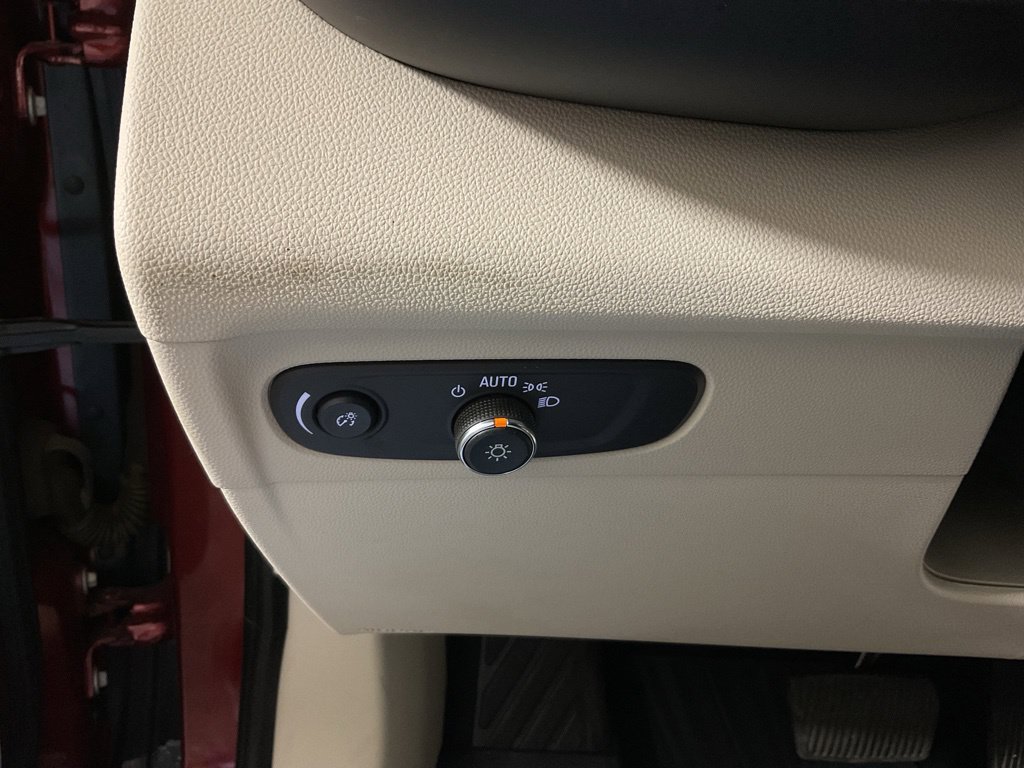 Used 2022 Buick Envision Preferred FWD image 28