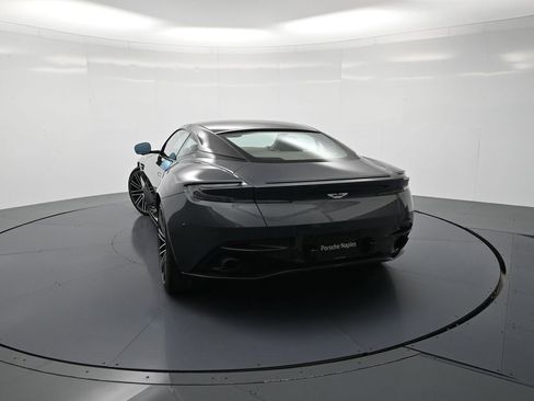 Used 2024 Aston Martin DB12 Coupe image 27