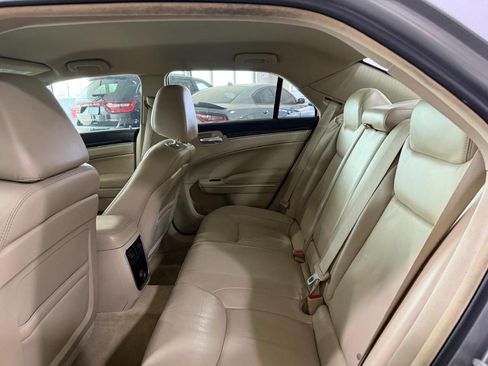 Used 2013 Chrysler 300 AWD w/ Driver Convenience Group image 23