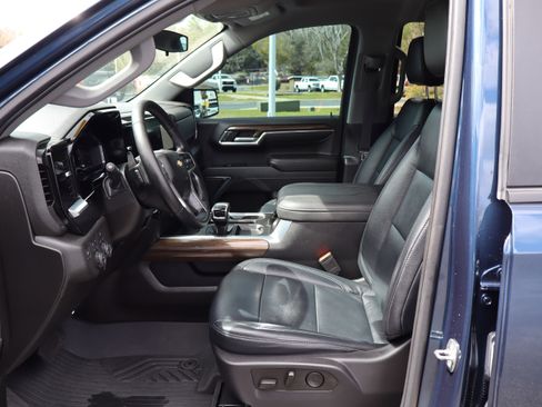 Used 2023 Chevrolet Silverado 1500 LT image 16