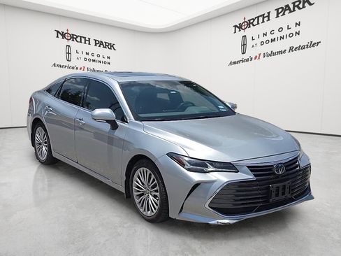 Used 2022 Toyota Avalon Limited w/ Advanced Safety Package FWD image 7
