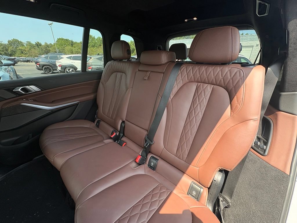Used 2024 BMW X7 M60i AWD/4WD image 26