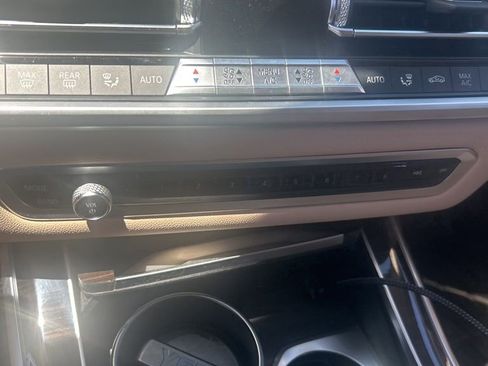 Used 2019 BMW X7 xDrive40i w/ Premium Package AWD/4WD image 16
