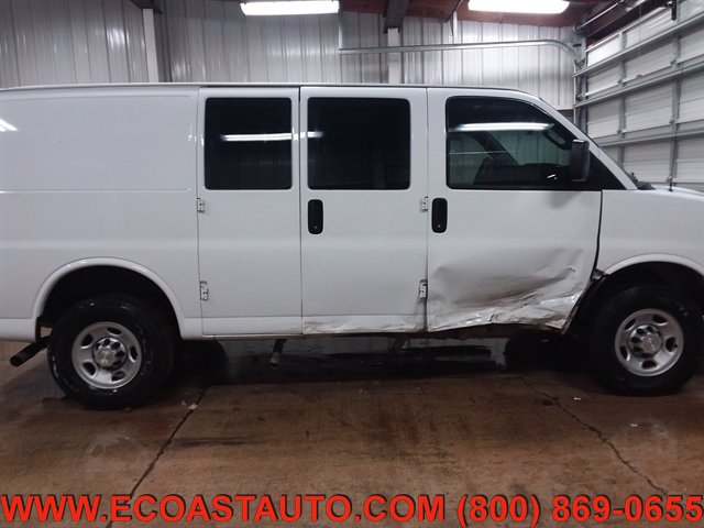 Used 2019 Chevrolet Express 2500 w/ Driver Convenience Package RWD image 3