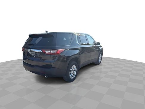 Used 2021 Chevrolet Traverse LS image 8