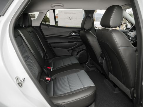 New 2026 Chevrolet Trax LT w/ Driver Confidence Package image 33