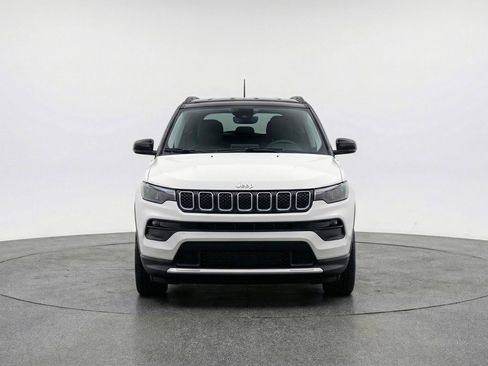 Used 2025 Jeep Compass Limited image 2