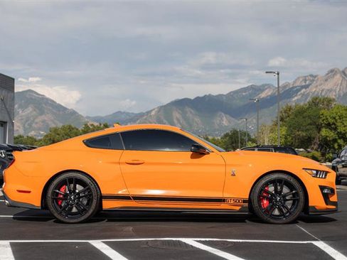 Used 2020 Ford Mustang Shelby GT500 w/ Technology Package image 7