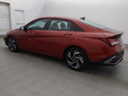 Used 2025 Hyundai Elantra Sport FWD image 3