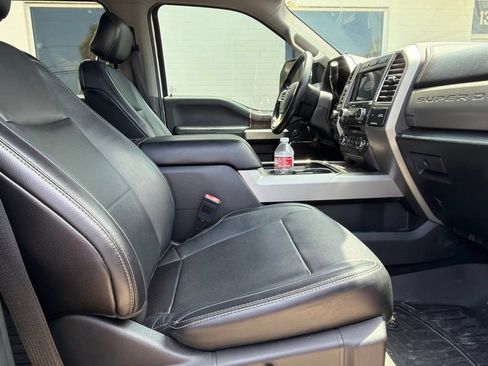 Used 2017 Ford F250 Lariat w/ Lariat Ultimate Package AWD/4WD image 12