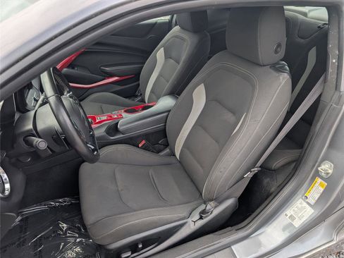Used 2020 Chevrolet Camaro LT RWD image 10