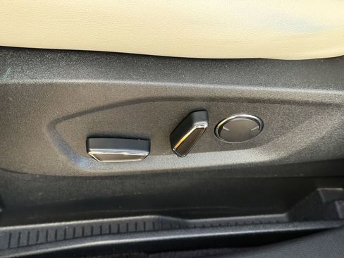 Used 2017 Ford Edge Titanium w/ Equipment Group 302A image 18