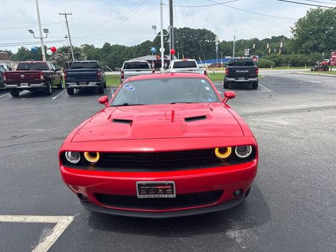 Used 2018 Dodge Challenger GT w/ Driver Convenience Group AWD/4WD image 9