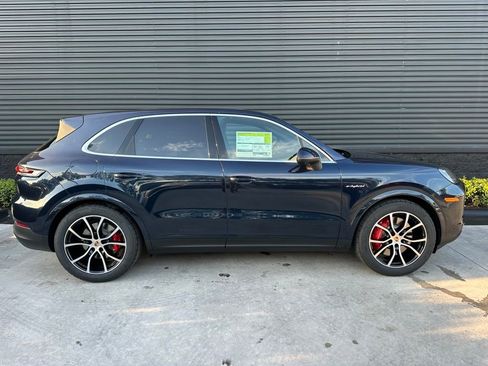 Used 2026 Porsche Cayenne S image 8