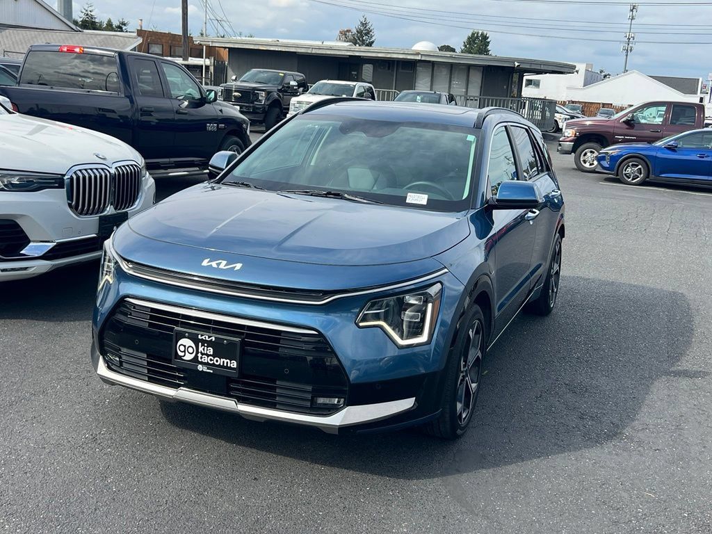 Used 2023 Kia Niro SX Touring FWD image 3