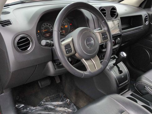 Used 2014 Jeep Patriot Latitude w/ Freedom Edition Package image 16
