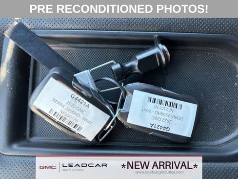 Used 2022 GMC Sierra 2500 AT4 w/ AT4 Preferred Package AWD/4WD image 23