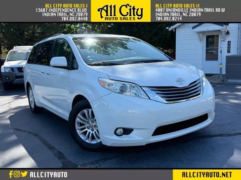 Used 2015 Toyota Sienna XLE Premium FWD image 1
