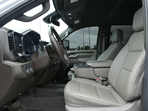 Used 2025 Chevrolet Silverado 3500 LT w/ Leather Package AWD/4WD image 22