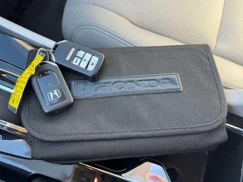 Used 2017 Honda Accord EX-L image 35