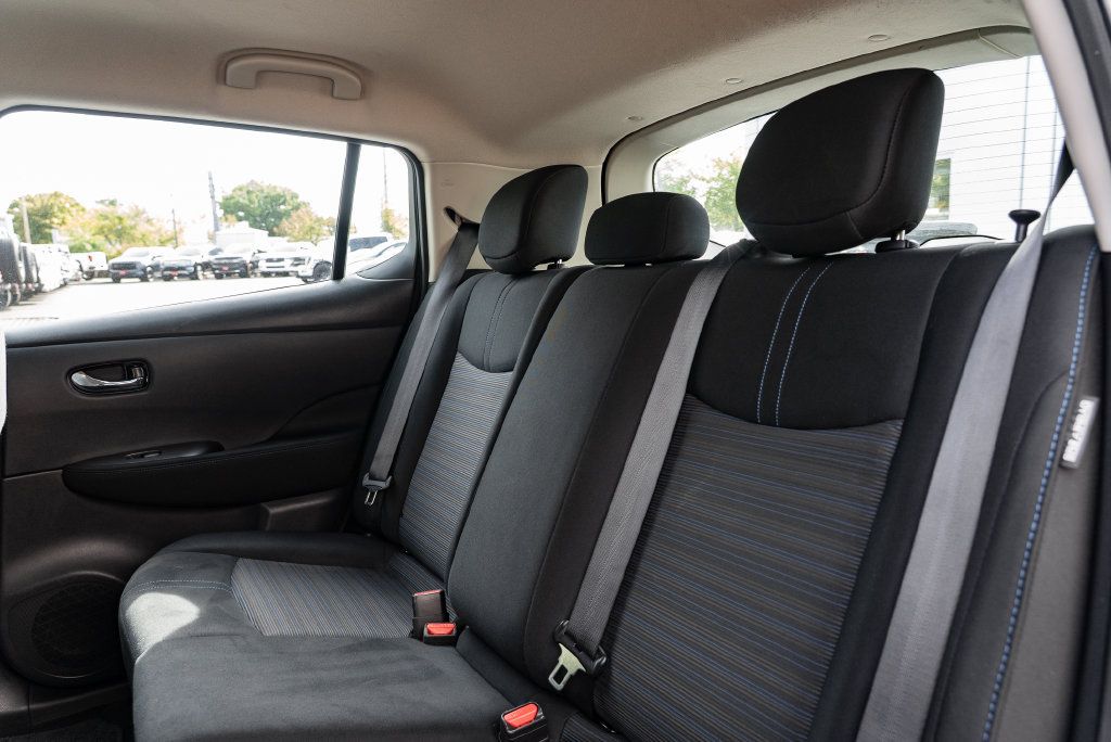 Used 2025 Nissan Leaf S FWD image 23