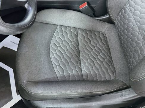 Used 2021 Chevrolet Equinox LT FWD image 19