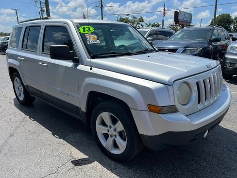 Used 2013 Jeep Patriot Latitude FWD image 4