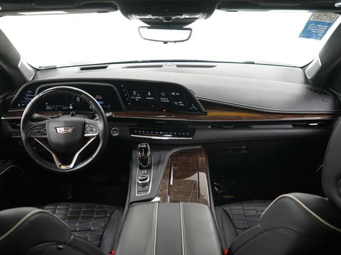 Used 2021 Cadillac Escalade ESV Sport Platinum image 17