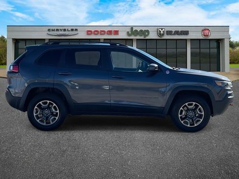 Used 2019 Jeep Cherokee Trailhawk w/ Comfort/Convenience Group image 28