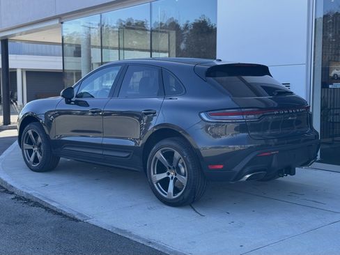 Used 2025 Porsche Macan image 3