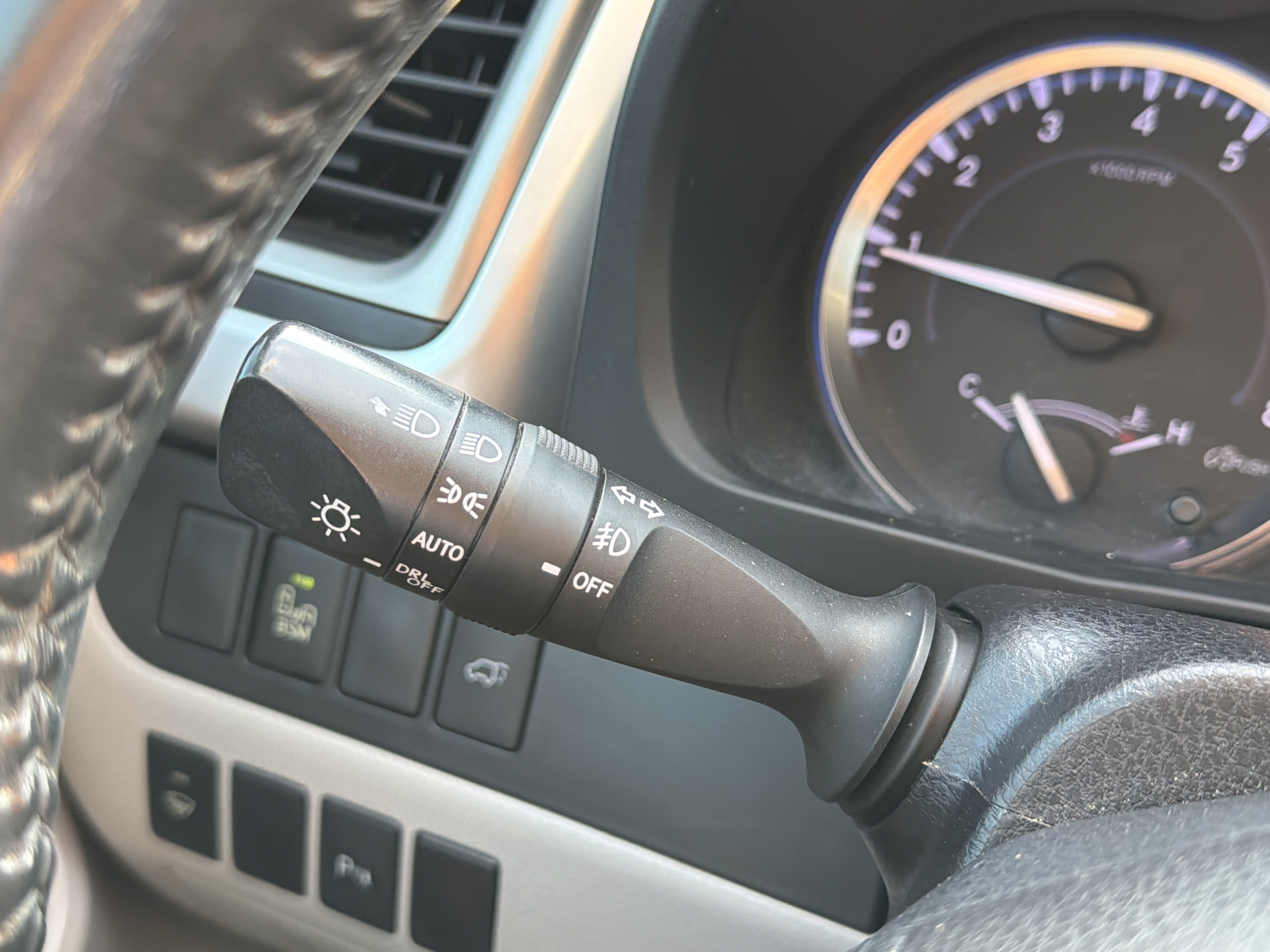 Used 2016 Toyota Highlander Limited FWD image 16