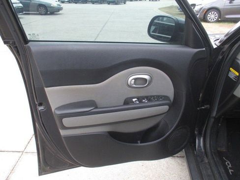 Used 2016 Kia Soul Base image 14