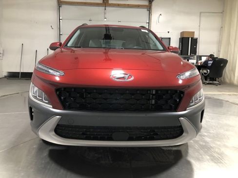 Used 2023 Hyundai Kona Limited image 2