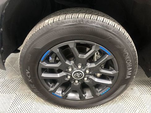 Used 2023 Toyota Tundra Platinum image 29