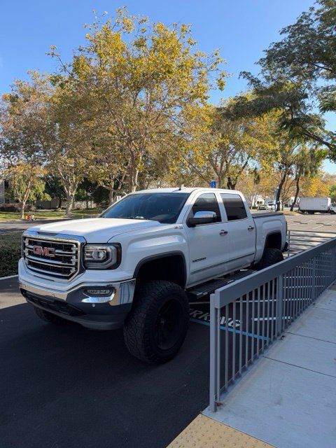 Used 2018 GMC Sierra 1500 SLT AWD/4WD image 1