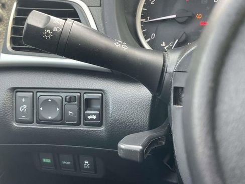 Used 2017 Nissan Sentra SV image 18