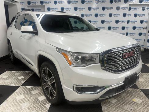 Used 2019 GMC Acadia Denali w/ Technology Package AWD/4WD image 3